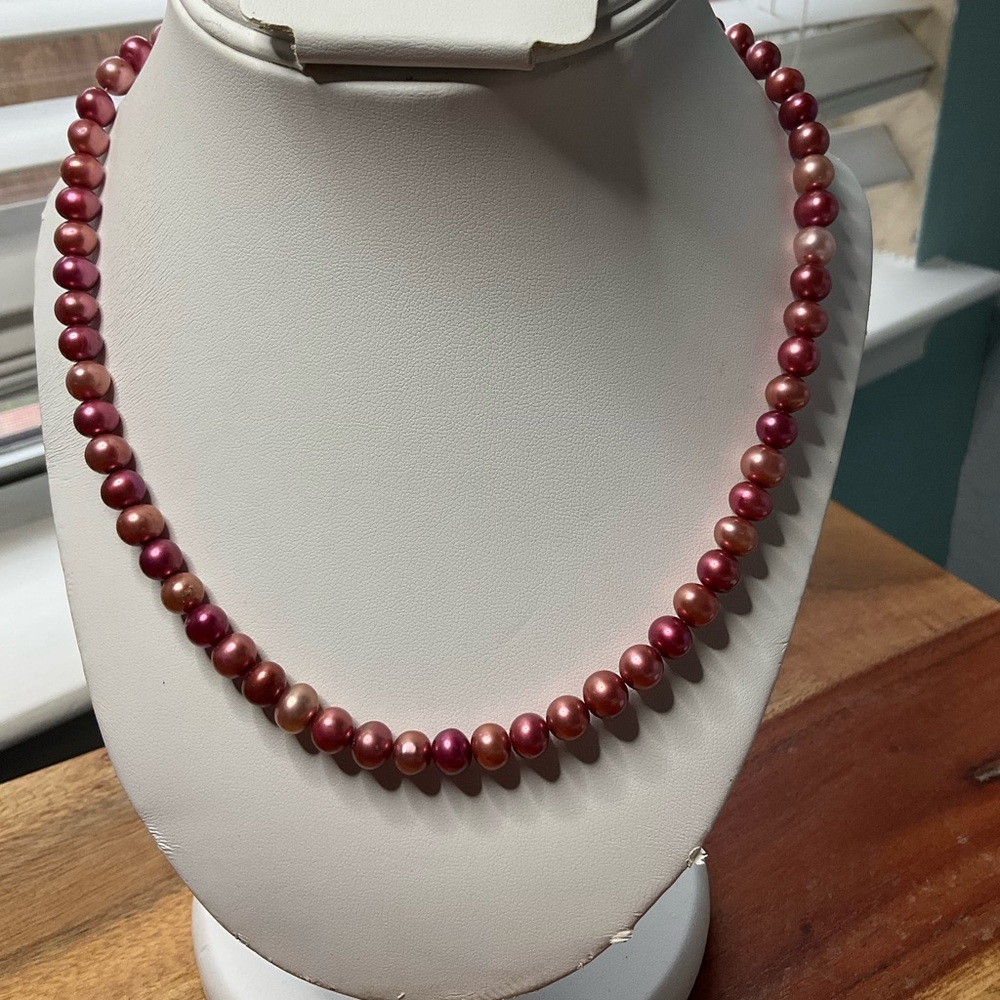 Dust Rose pearls necklace